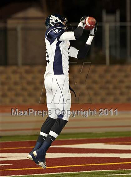 Thumbnail 2 in Sierra Canyon vs. Paraclete (CIF SS East Valley Division Final) photogallery.