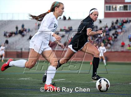Thumbnail 3 in Mountain Vista vs. Arapahoe (CHSAA Quarterfinal) photogallery.