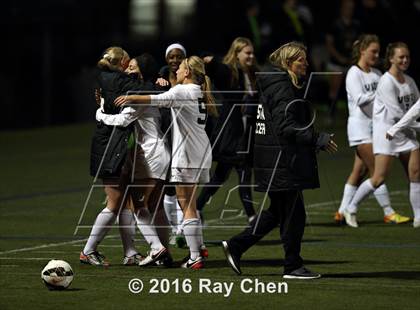 Thumbnail 3 in Mountain Vista vs. Arapahoe (CHSAA Quarterfinal) photogallery.