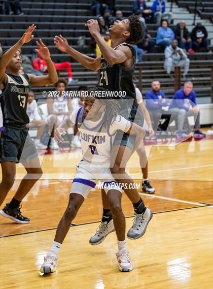 Thumbnail 3 in Lufkin vs Nederland (New Caney Tournament) photogallery.