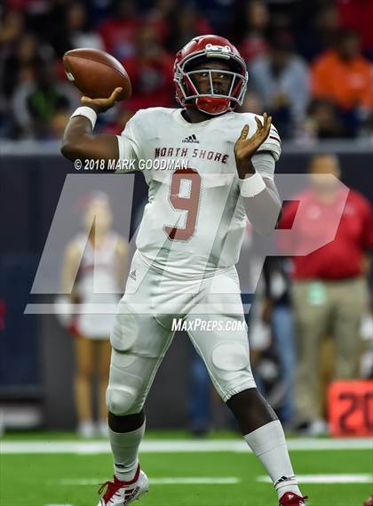 Thumbnail 2 in Katy vs. North Shore (UIL 6A D1 Region III Playoff) photogallery.