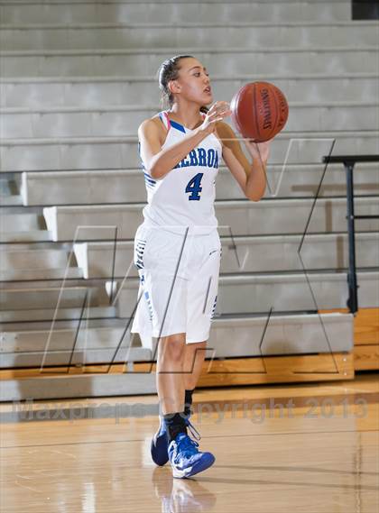 Thumbnail 1 in Marcus @ Hebron photogallery.
