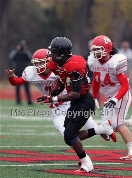 Thumbnail 3 in Salesian vs. Ferndale (CIF NCS D4 Playoffs) photogallery.
