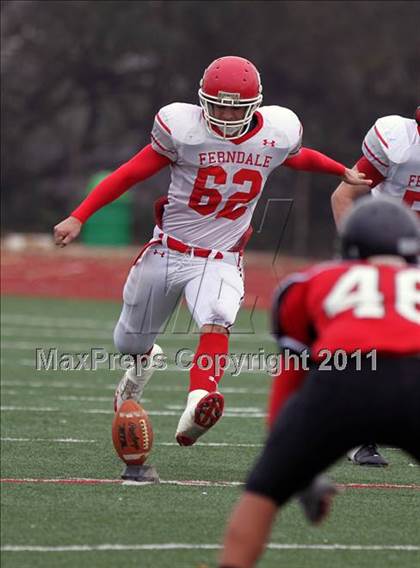 Thumbnail 3 in Salesian vs. Ferndale (CIF NCS D4 Playoffs) photogallery.