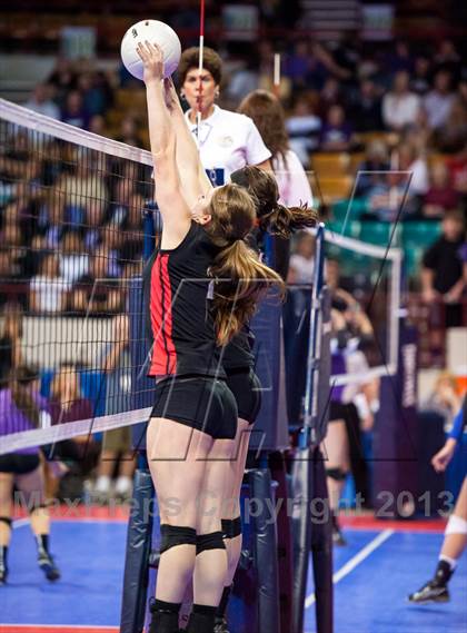 Thumbnail 2 in Manitou Springs vs. Gunnison (CHSAA 3A Pool 2) photogallery.
