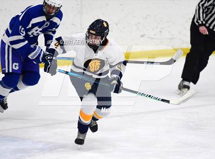 Thumbnail 1 in Glastonbury @ Simsbury photogallery.