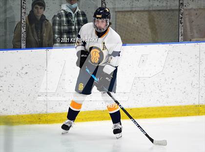 Thumbnail 1 in Glastonbury @ Simsbury photogallery.