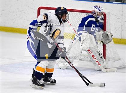 Thumbnail 1 in Glastonbury @ Simsbury photogallery.