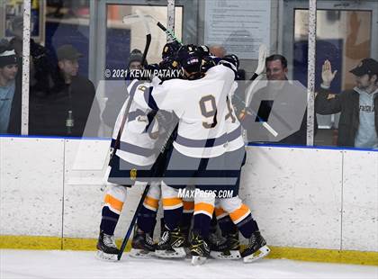 Thumbnail 2 in Glastonbury @ Simsbury photogallery.