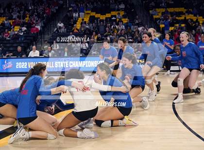 Thumbnail 1 in Charles J. Colgan vs. Alexandria City (VHSL Class 6 State Final) photogallery.