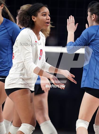 Thumbnail 3 in Charles J. Colgan vs. Alexandria City (VHSL Class 6 State Final) photogallery.