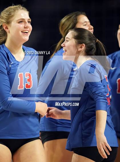 Thumbnail 2 in Charles J. Colgan vs. Alexandria City (VHSL Class 6 State Final) photogallery.
