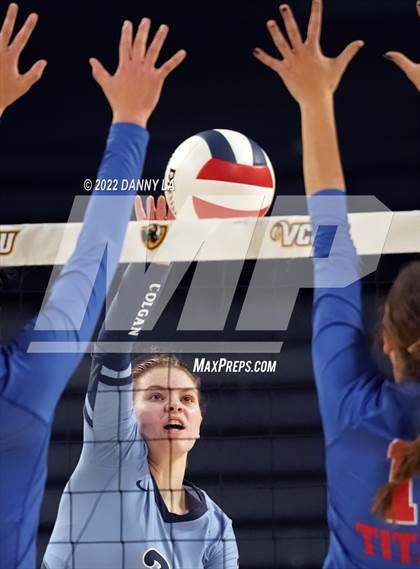 Thumbnail 1 in Charles J. Colgan vs. Alexandria City (VHSL Class 6 State Final) photogallery.