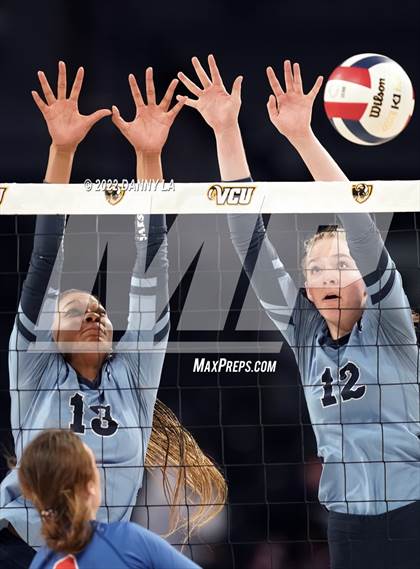Thumbnail 3 in Charles J. Colgan vs. Alexandria City (VHSL Class 6 State Final) photogallery.