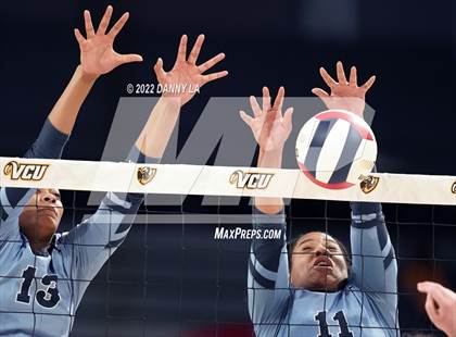 Thumbnail 3 in Charles J. Colgan vs. Alexandria City (VHSL Class 6 State Final) photogallery.