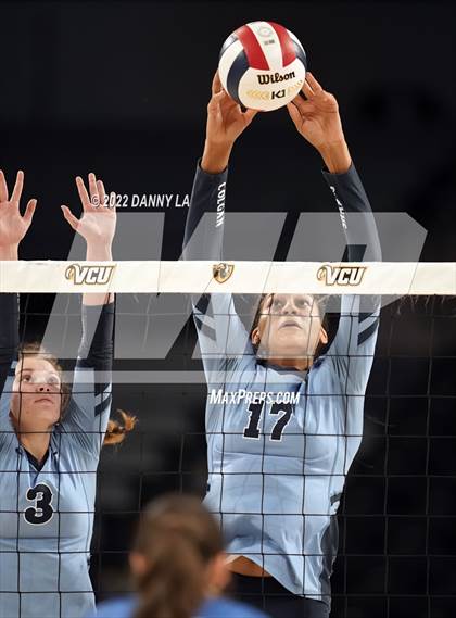 Thumbnail 1 in Charles J. Colgan vs. Alexandria City (VHSL Class 6 State Final) photogallery.