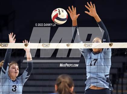 Thumbnail 2 in Charles J. Colgan vs. Alexandria City (VHSL Class 6 State Final) photogallery.