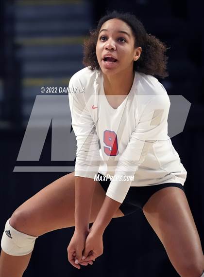 Thumbnail 2 in Charles J. Colgan vs. Alexandria City (VHSL Class 6 State Final) photogallery.