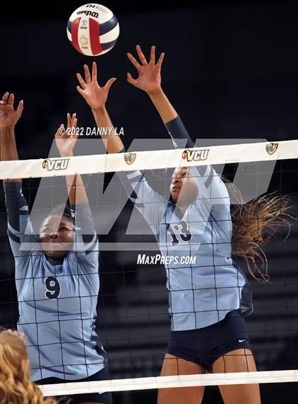 Thumbnail 1 in Charles J. Colgan vs. Alexandria City (VHSL Class 6 State Final) photogallery.