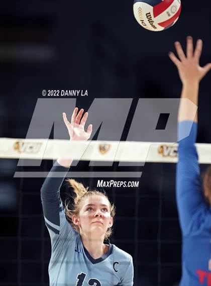 Thumbnail 3 in Charles J. Colgan vs. Alexandria City (VHSL Class 6 State Final) photogallery.