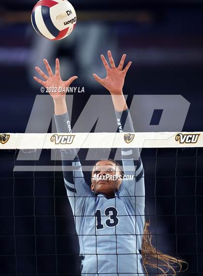 Thumbnail 2 in Charles J. Colgan vs. Alexandria City (VHSL Class 6 State Final) photogallery.