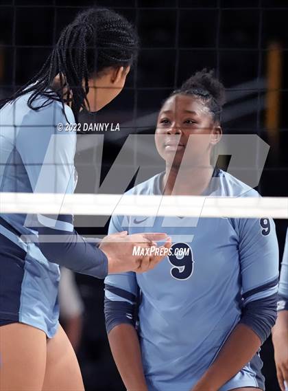 Thumbnail 2 in Charles J. Colgan vs. Alexandria City (VHSL Class 6 State Final) photogallery.