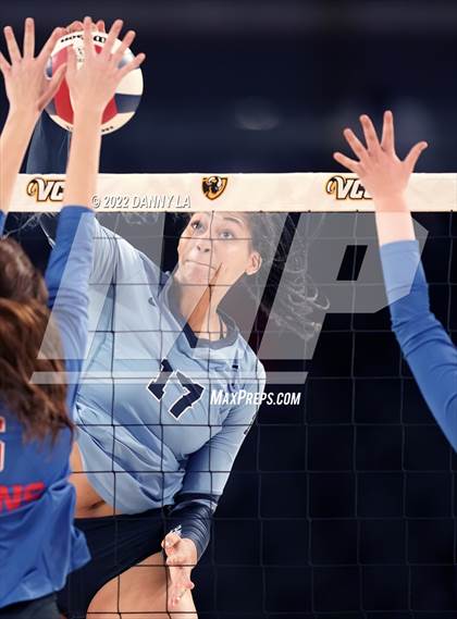 Thumbnail 1 in Charles J. Colgan vs. Alexandria City (VHSL Class 6 State Final) photogallery.
