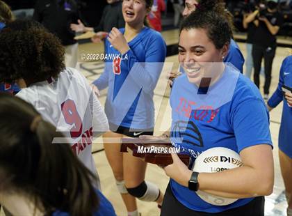 Thumbnail 2 in Charles J. Colgan vs. Alexandria City (VHSL Class 6 State Final) photogallery.