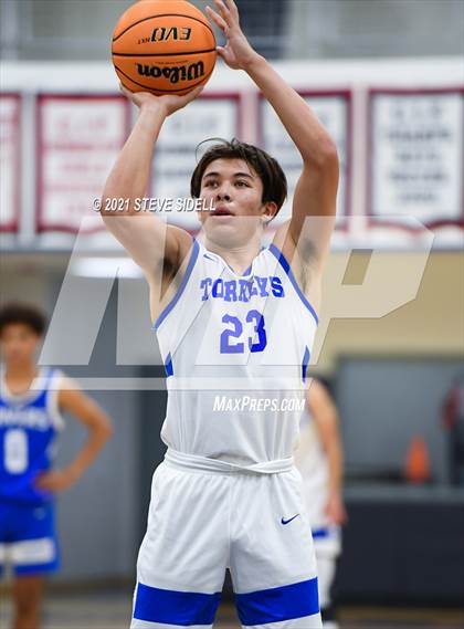 Thumbnail 3 in San Diego vs. La Jolla Country Day photogallery.