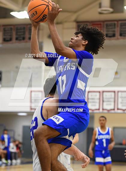 Thumbnail 3 in San Diego vs. La Jolla Country Day photogallery.