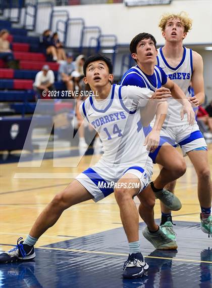 Thumbnail 2 in San Diego vs. La Jolla Country Day photogallery.
