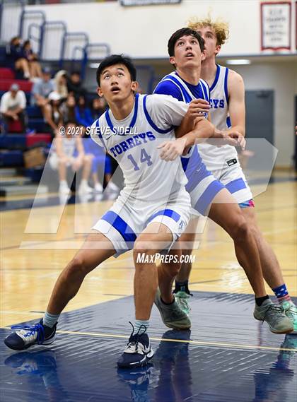 Thumbnail 3 in San Diego vs. La Jolla Country Day photogallery.