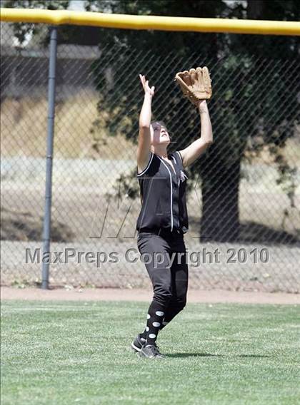 Thumbnail 1 in Elliot Christian vs. Valley Christian (CIF SJS D7 Final) photogallery.