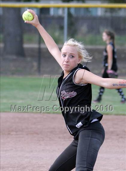 Thumbnail 1 in Elliot Christian vs. Valley Christian (CIF SJS D7 Final) photogallery.