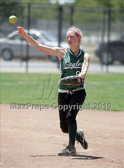 Thumbnail 2 in Elliot Christian vs. Valley Christian (CIF SJS D7 Final) photogallery.