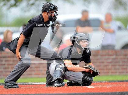 Thumbnail 2 in St. James @ Brusly (LHSAA 3A Bi-District Playoff) photogallery.