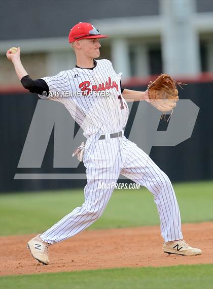 Thumbnail 1 in St. James @ Brusly (LHSAA 3A Bi-District Playoff) photogallery.