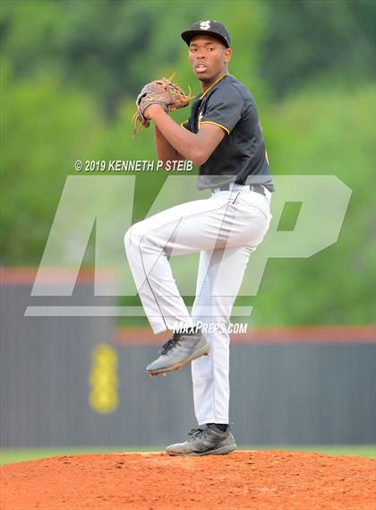 Thumbnail 3 in St. James @ Brusly (LHSAA 3A Bi-District Playoff) photogallery.