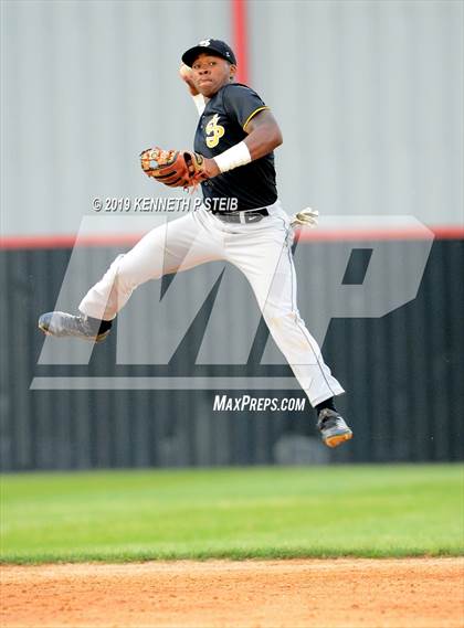 Thumbnail 2 in St. James @ Brusly (LHSAA 3A Bi-District Playoff) photogallery.