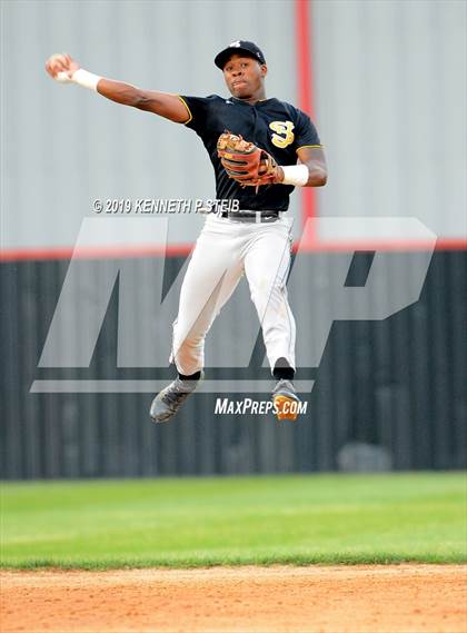 Thumbnail 3 in St. James @ Brusly (LHSAA 3A Bi-District Playoff) photogallery.