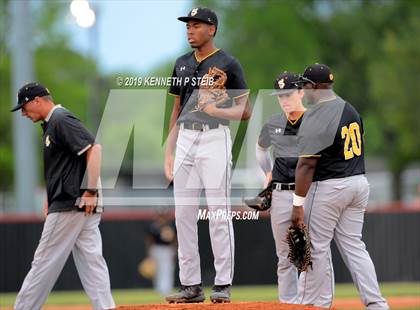 Thumbnail 2 in St. James @ Brusly (LHSAA 3A Bi-District Playoff) photogallery.