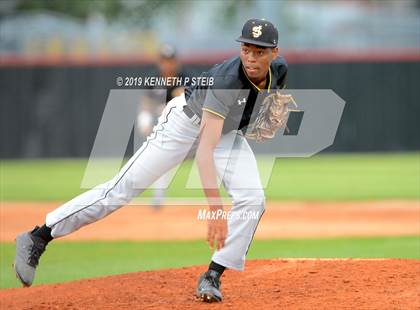 Thumbnail 2 in St. James @ Brusly (LHSAA 3A Bi-District Playoff) photogallery.