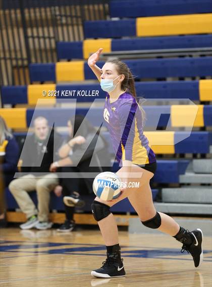 Thumbnail 1 in Mott vs. Avondale (MHSAA District Semifinal) photogallery.