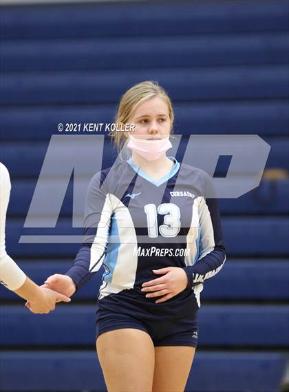 Thumbnail 2 in Mott vs. Avondale (MHSAA District Semifinal) photogallery.