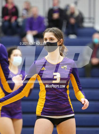 Thumbnail 3 in Mott vs. Avondale (MHSAA District Semifinal) photogallery.
