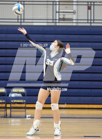 Thumbnail 1 in Mott vs. Avondale (MHSAA District Semifinal) photogallery.