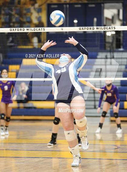 Thumbnail 2 in Mott vs. Avondale (MHSAA District Semifinal) photogallery.