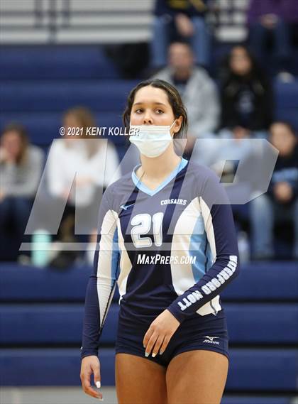 Thumbnail 2 in Mott vs. Avondale (MHSAA District Semifinal) photogallery.