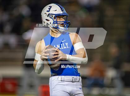 Thumbnail 1 in Lindale @ Little Cypress-Mauriceville (UIL 4A Division1 Bi-District Playoff) photogallery.