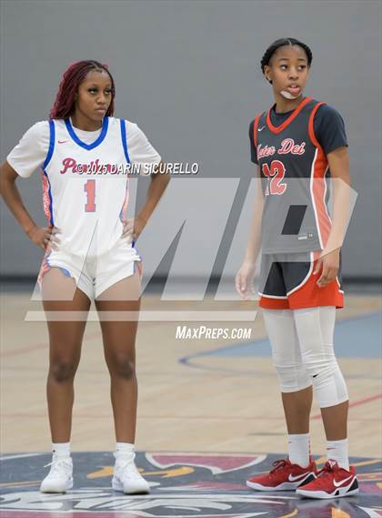 Thumbnail 1 in Mater Dei vs. Bartlett  (Nike Tournament of Champions) photogallery.